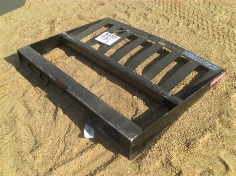 Heavy Equipment Mount Plates for Skid Steer Loader